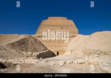 Die Maidum Pyramid, bekannt als die "zusammengebrochen Pyramide Maidum oder Salonkomponist in der Nähe der Fayoum, Niltal, Ägypten. Stockfoto