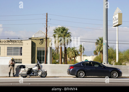 Las Vegas Metropolitan Motorrad Polizist Strafzettel schreiben. Stockfoto