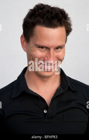 Ausdrucksvolle Porträt eines jungen Mannes Stockfoto