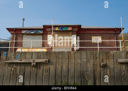 Clacton auf Meer Eis Stall Wände Eis Fahnen Beach Cafe Stockfoto