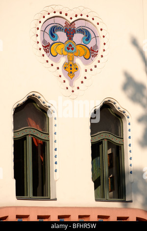 Die 1902 Jugendstil (Sezesszion) Cifra Palota (Cifra Palace) mit Zolnay Fliesen, Ungarn Kecskemet Stockfoto