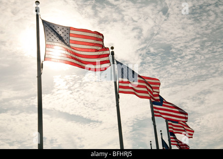 Die amerikanische Flagge Hintergrundbeleuchtung von der Sonne Stockfoto