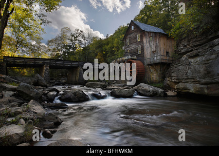 Glade Creek historische Holzgrist Mill am Babcock State Park auf der Klippe West Virginia in den USA ländliche Landschaft von oben über der Höhe der horizontalen Hochauflösung Stockfoto