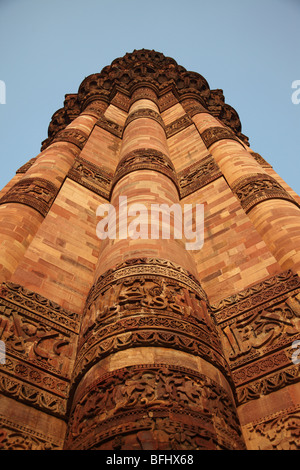 Architecure Details unter Qutab Minar-Komplex, New Delhi, Indien. Stockfoto