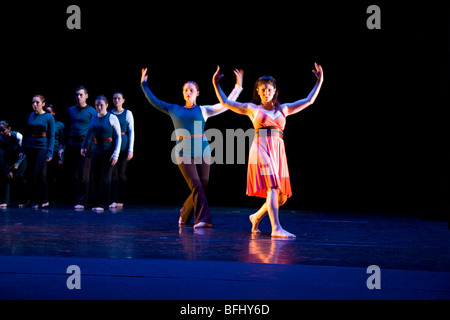 führen Sie anwesend modern jazz Ballett Hip-Hop-Student-Bühnen-Produktion-Kostüm zu choreografieren Unterhaltungsmusik Rhythmus Klasse erstellen kreative Stockfoto