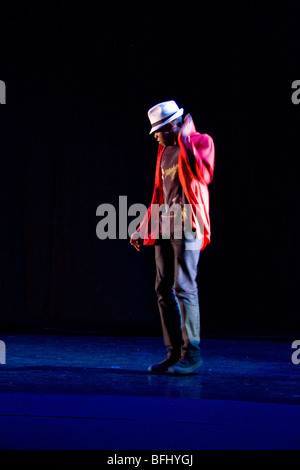 führen Sie anwesend modern jazz Ballett Hip-Hop-Student-Bühnen-Produktion-Kostüm zu choreografieren Unterhaltungsmusik Rhythmus Klasse erstellen kreative Stockfoto