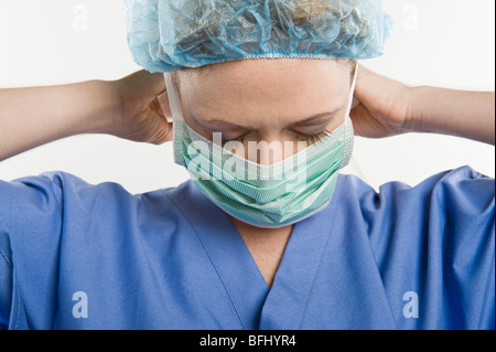 Lagerfeuer Krankenschwester anpassen Maske Stockfoto