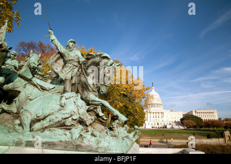 Das Kapitol und Ulysses S Grant Memorial im Herbst, Washington DC, USA Stockfoto