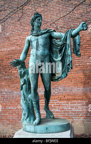 Skulptur in Baltimore Apollon und Athene im Evergreen House – 4545 N. Charles – wieder oberen Garten Stockfoto