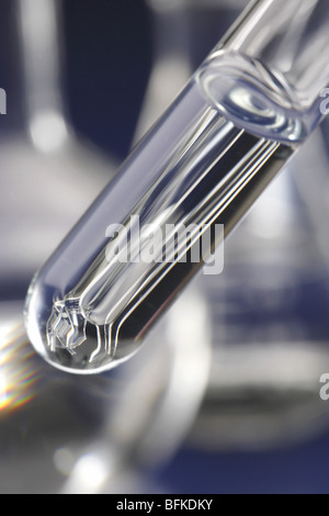 Flüssigkeit im Reagenzglas Nahaufnahme Stockfoto