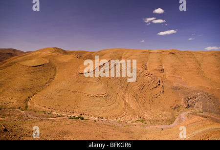 AGDZ, Marokko - Felsformationen im Atlas-Gebirge westlich von Agdz in der Nähe von Tizi-n-Tinififft Mountain pass. Stockfoto