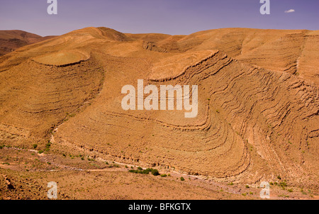 AGDZ, Marokko - Felsformationen im Atlas-Gebirge westlich von Agdz in der Nähe von Tizi-n-Tinififft Mountain pass. Stockfoto