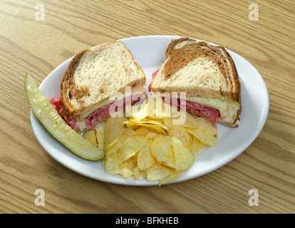 Corned Beef besondere Sandwich auf Teller, Philadelphia USA Stockfoto