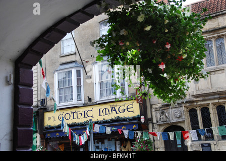 Ladenfronten in Glastonbury High Street Somerset England Stockfoto