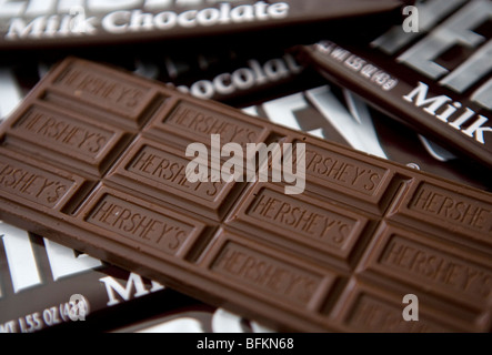 Hershey und Cadbury-Schokolade. Stockfoto