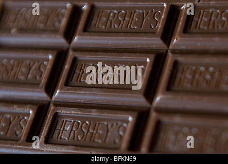 Hershey und Cadbury-Schokolade. Stockfoto