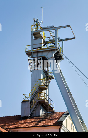 Mein Kopf Kopfbedeckung / lift Käfig gewundenen Gang in das Salzbergwerk in Wieliczka. In der Nähe von Krakau, Polen. Stockfoto