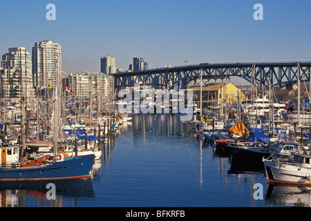 Kleine Boote Hafen auf False Creek auf Granville Island, Vancouver, BC Stockfoto