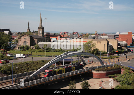 Midland Metro Straßenbahn Brücke, Wolverhampton Stockfoto