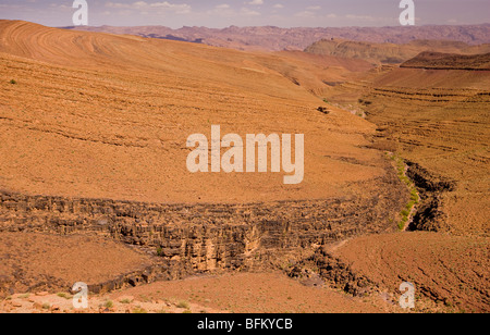 AGDZ, Marokko - Felsformationen im Atlas-Gebirge westlich von Agdz in der Nähe von Tizi-n-Tinififft Mountain pass. Stockfoto