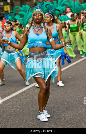 Mitglieder aus den energeischen Stahlband in Notting Hill Karneval 2009 Stockfoto