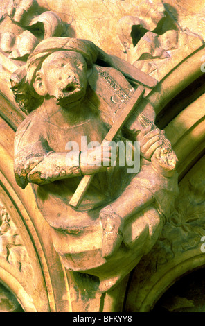 Beverley Minster, instrument geschnitzten Stein Musiker Gambe Viols Violine Violinen mittelalterliche Musik Musiker Musikinstrumente Stockfoto