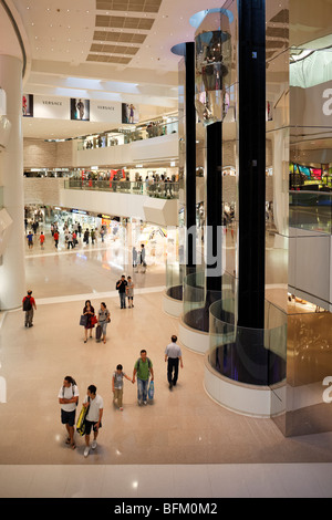 Einkaufszentrum Pacific Place in Admiralty, Hong Kong - Heimat für viele bekannte Marke und luxuriöse Geschäfte und Boutiquen. Stockfoto