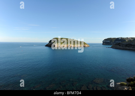 Blick auf Insel betauchen von Prim Cap, Javea / Xabia, Provinz Alicante, Comunidad Valenciana, Spanien Stockfoto