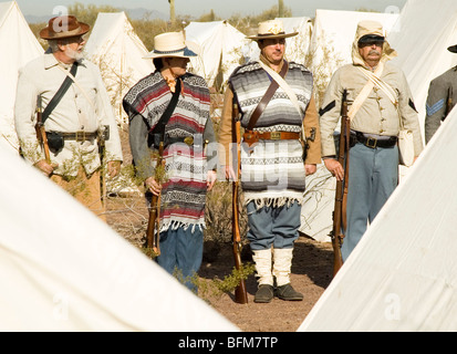 Rebellentruppen am Bürgerkrieg Reenactment Picacho Peak State Park, Arizona, März 2007 Stockfoto