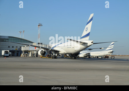 Israel, Ben-Gurion international Airport. El Al Boeing 777-200 Stockfoto