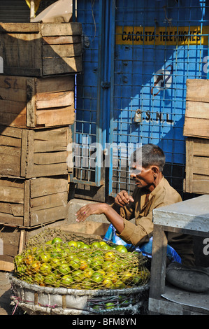 Die Straße Ständen in der Nähe von New Market, Kolkata (Kalkutta), Westbengalen, Indien Stockfoto