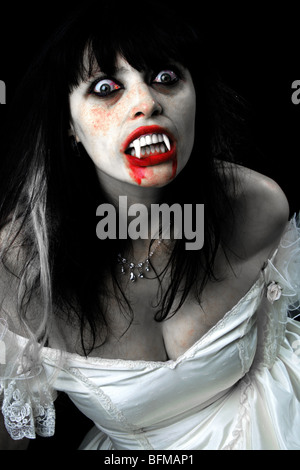 Fantasy Bild einer Frau, gekleidet wie ein Vampir Stockfoto