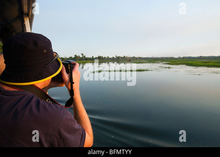 Australien, Northern Territory, Kakadu National Park, Cooinda.Photographing Landschaft auf einer Kreuzfahrt in den gelben Wasser Feuchtgebieten. (PR) Stockfoto