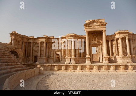 Syrien, Palmyra. Die alten (aber erst kürzlich restaurierte) Amphitheater bildeten einen Teil der römischen Stadt Königin Zenobia in Palmyra. (MR) Stockfoto