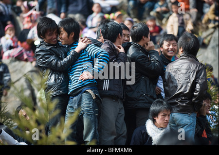 China, Provinz Guizhou, Sugao Dorf, jungen auf einem Mond-Neujahr-festival Stockfoto