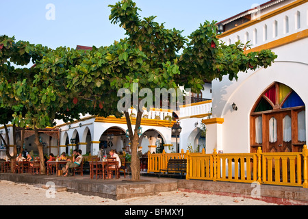 Tansania, Sansibar, Stonetown. Tembo House Hotel, gebaut auf einem Grundstück direkt am Meer von Grundstücken, einmal die amerikanische Botschaft, gegründet 1834. Stockfoto