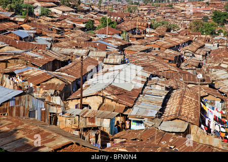 Kenia, Nairobi.  Einen überfüllten Teil von Kibera, einem der größten Slums der Nairobi s. Stockfoto