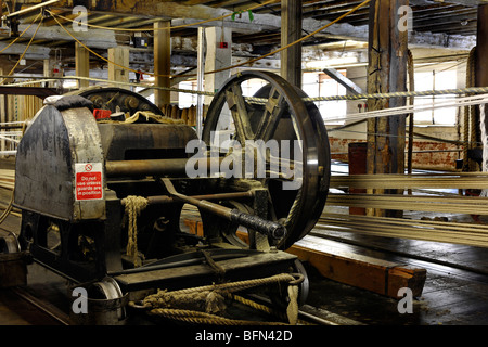 Historic Dockyard Chatham, nr London, Medway, Kent, England, UK; Innenansicht der Seil-Wanderung Stockfoto