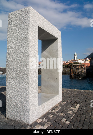 Moderne Skulptur auf dem Pier in Garachico Teneriffa-Kanarische Inseln-Spanien Stockfoto