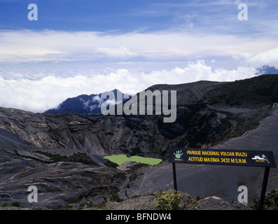 Parque National Volcan Irazu, Cartago, Costa Rica, Zentralamerika. Vulkan Irazu vom Gipfel. Höchste Vulkan Costa Ricas Stockfoto