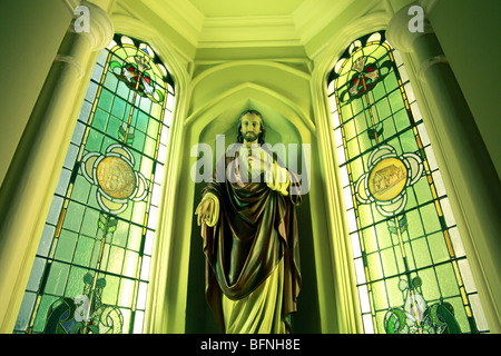 Heilige Statue von Jesus Christus in der Kirche Saint Malachy Belfast Stockfoto