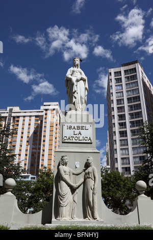 Statue der ehemaligen spanischen Königin Isabella I. von Kastilien / Isabel I de Castilla, Plaza Isabel la Catolica, Sopocachi, La Paz, Bolivien Stockfoto