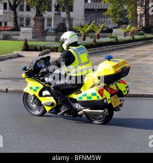 London Ambulance Service Sanitäter auf Motorrad Stockfoto