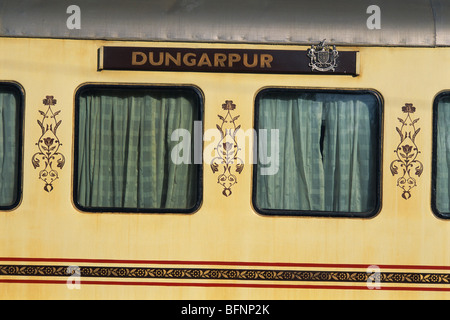 MMN 62653: Nahaufnahme des Emblems der Dungarpur; Fach des Palastes auf Räderwerk in Jaisalmer; Rajasthan; Indien Stockfoto