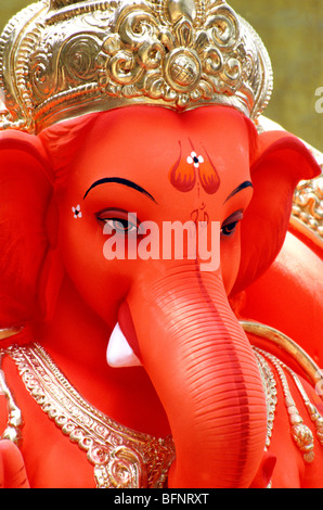 Ganesh Festival; Ganpati Idole; Putz von paris; Feder; Maharashtra; Indien; Asien Stockfoto