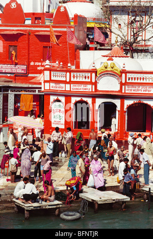 Ganga Tempel; Har Ki Pauri Ghat; Menschenmenge; Kumbh Messe; Haridwar; Uttaranchal; Uttarakhand; Indien; Asien Stockfoto