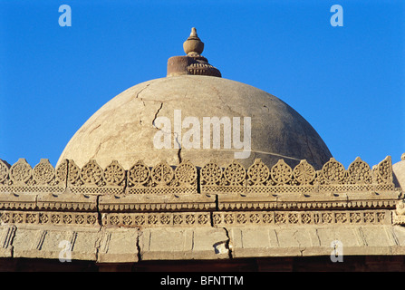 RAJ 60729: Dome Verwüstung Erdbeben; Bhuj; Kutch; Gujarat; Indien Stockfoto