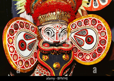 Theyam; Theyyam; Teyyam; Theyyattam; Maskentanz; Aatham Festival; Thripunithara; Cochin; Kochi; Kerala; Indien; Asien Stockfoto