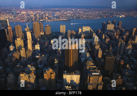 Manhattan Gebäude Luft ; New York von oben Empire State Gebäude ; New York ; USA ; Vereinigte Staaten von Amerika Stockfoto