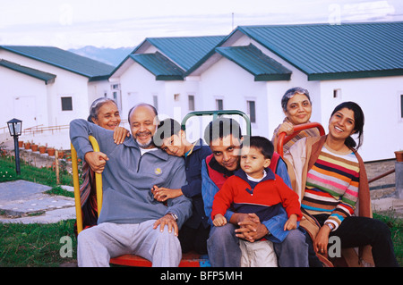 Indische Familie drei Generationen Urlaub Picknick Indien Asien MR#313 Stockfoto